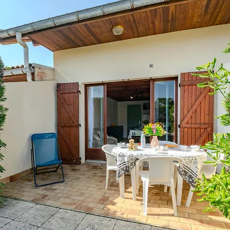 בית נופש Sicard-1 By Interhome *